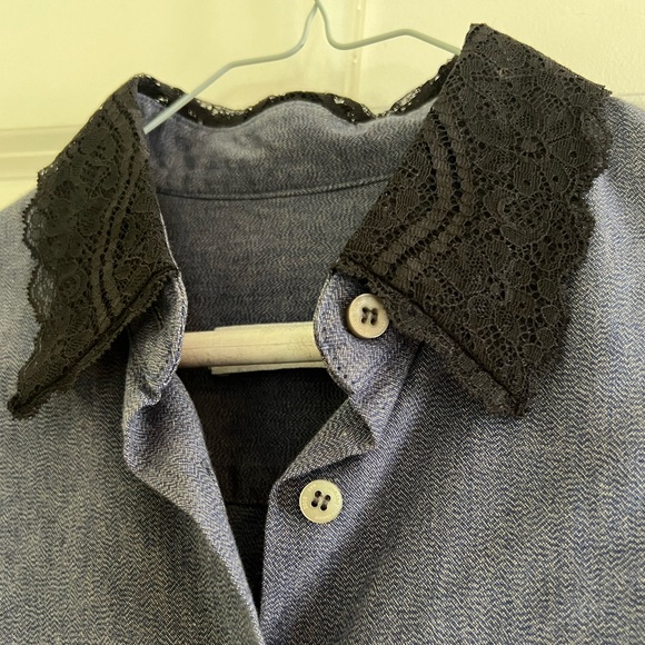 Beautiful Opening Ceremony women’s button-up shirt with lace collar - Picture 3 of 6